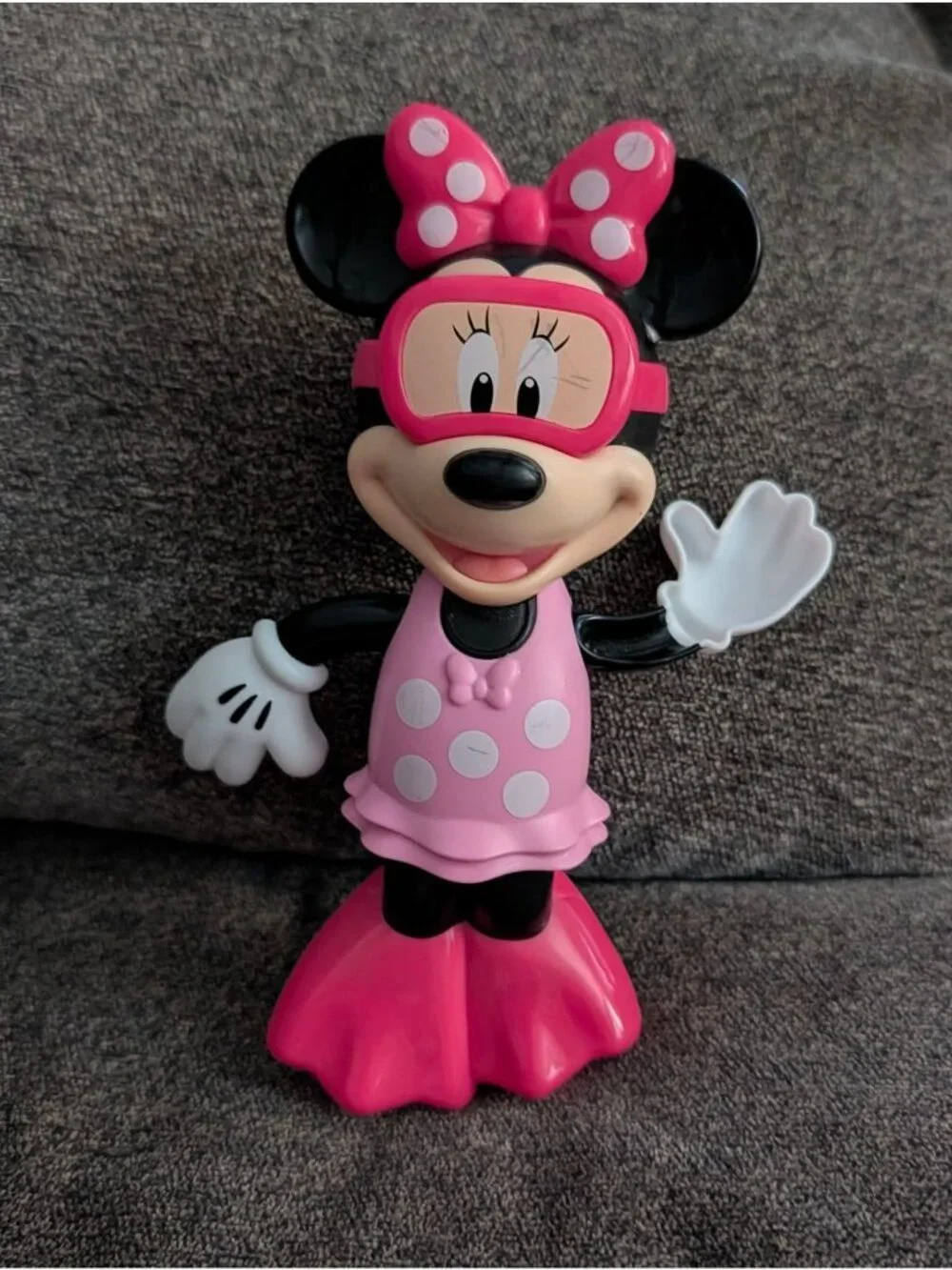 Disney Minnie Mouse Wind-Up Swimming Toy Scuba Diver Pink Bow Flippers Water Pla